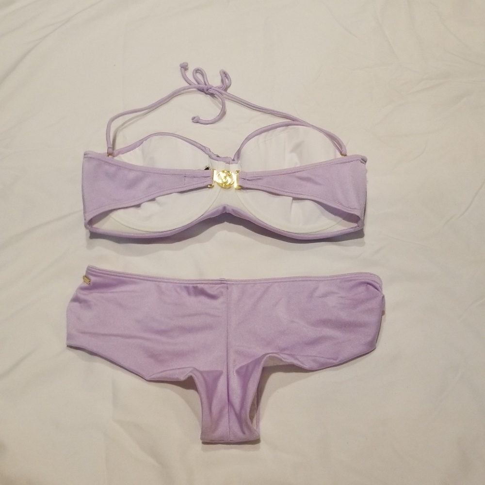 Bikini - Picture 2 of 2
